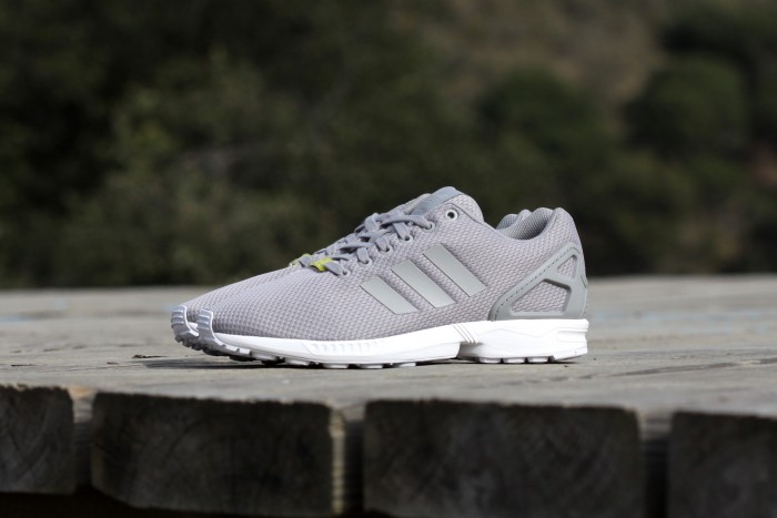 ZX Flux gris de Adidas Originals en Sneakers Barcelona