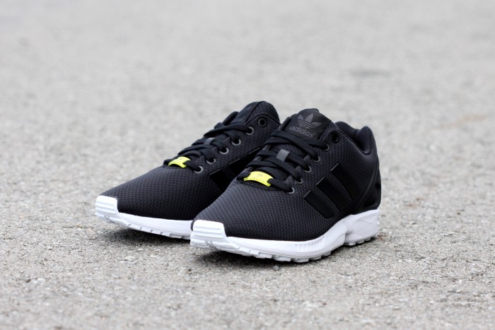ZX Flux negra de Adidas Originals en Sneakers Barcelona